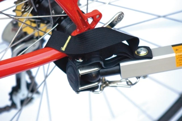 Thule Chariot Achskupplung QR Für Chariot-Deichsel Mit Schnellspanner 4 Thule Chariot Achskupplung QR Für Chariot-Deichsel Mit Schnellspanner – Bild 2