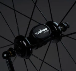 Wahoo RPM Speed & Cadence Sensor-Set 10 Wahoo RPM Speed & Cadence Sensor-Set -Fahrrad Serie rpm speed on bike 1 web28122