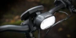 SUPERNOVA LED-Scheinwerfer M99 Mini Pure-25 12 SUPERNOVA LED-Scheinwerfer M99 Mini Pure-25 -Fahrrad Serie supernova m99 mini pro design innovation award 2018